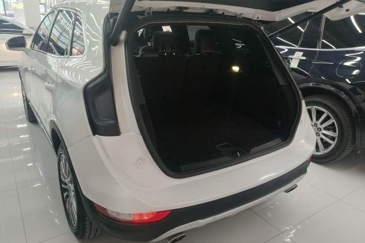 Used Lincoln MKC 2016 2.0T Four-Wheel Drive Luxury Edition Trunk