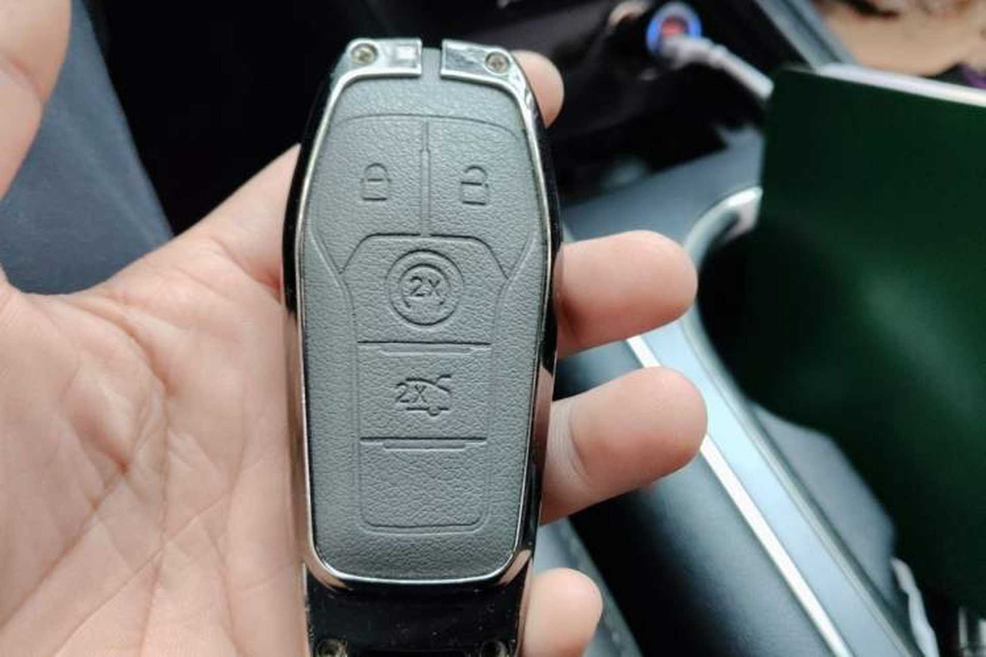 Used Lincoln MKC 2016 2.0T Two-Wheel Drive Deluxe Edition Vehicle Key