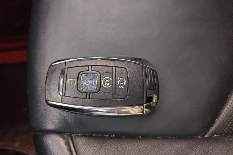 Used Lincoln MKC 2016 2.0T Two-Wheel Drive Luxury Edition Vehicle Key