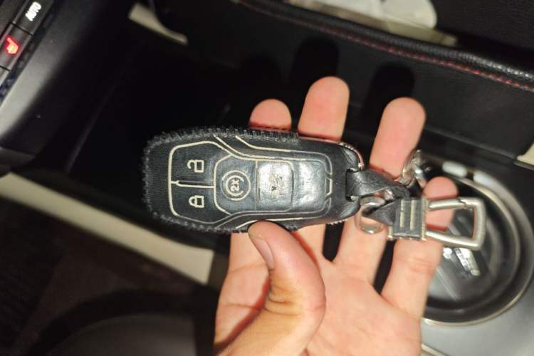 Used Lincoln MKC 2016 2.0T Two-Wheel Drive Luxury Edition Vehicle Key