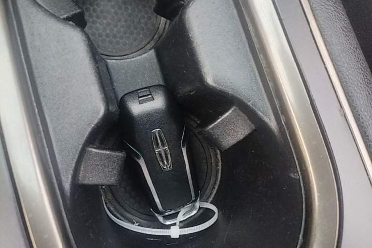 Used Lincoln MKC 2016 2.0T Two-Wheel Drive Luxury Edition Vehicle Key