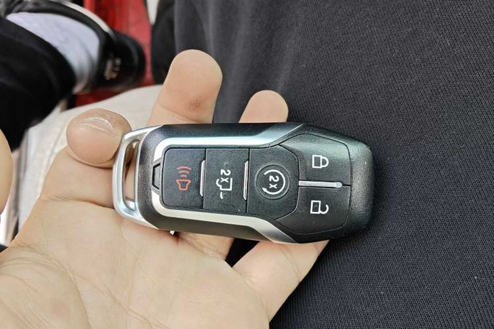 Used Lincoln MKC 2016 2.0T Two-Wheel Drive Deluxe Edition Vehicle Key