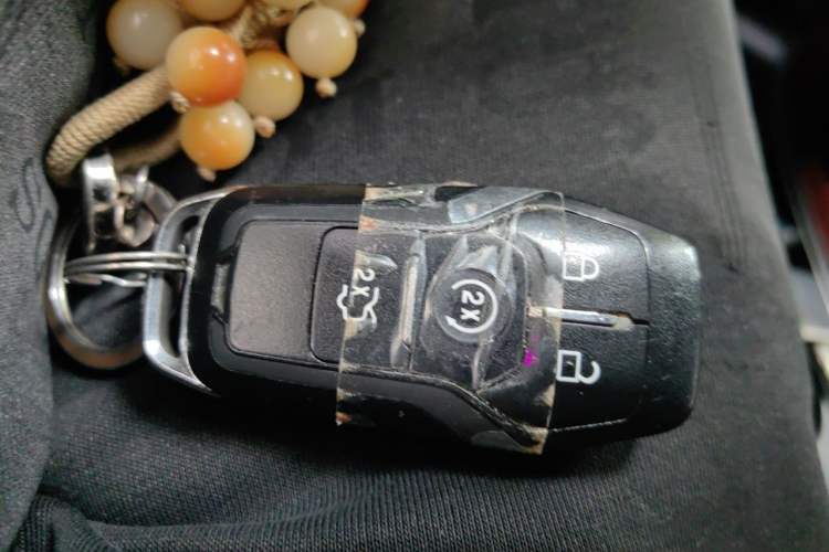 Used Lincoln MKC 2016 2.0T Two-Wheel Drive Luxury Edition Vehicle Key