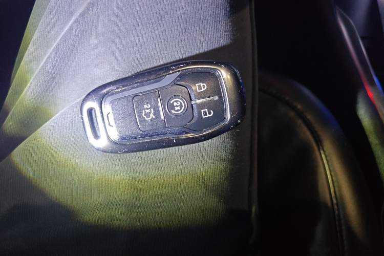 Used Lincoln MKC 2016 2.0T Four-Wheel Drive Luxury Edition Vehicle Key