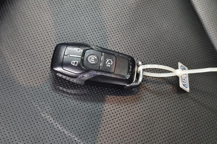 Used Lincoln MKC 2016 2.0T Two-Wheel Drive Luxury Edition Vehicle Key