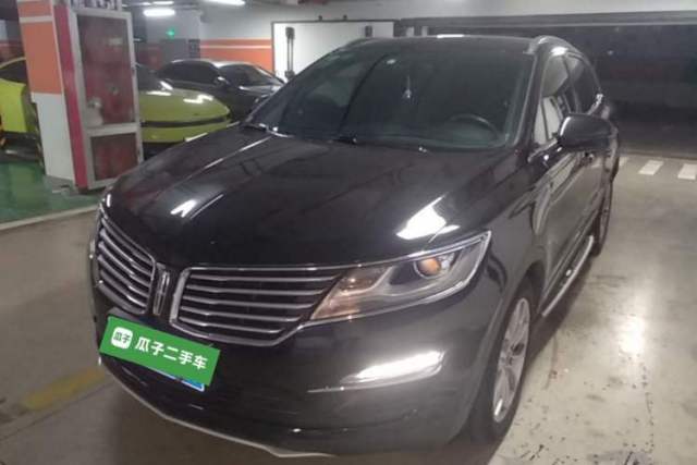 Ojetý Lincoln MKC 2017 2.0T Two-Wheel-Drive Luxury Edition