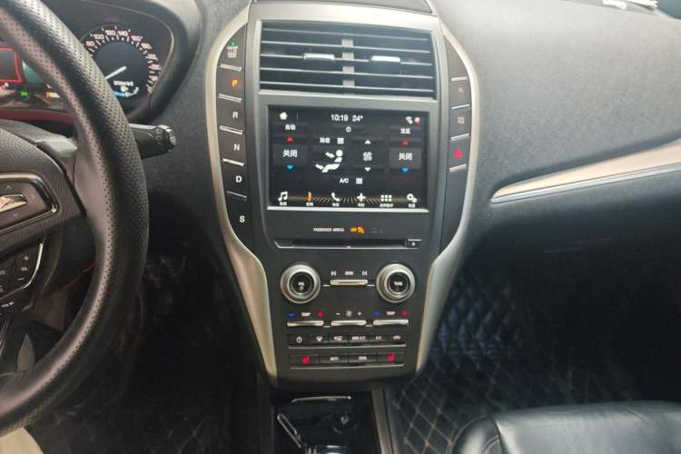 Used Lincoln MKC 2017 2.0T Two-Wheel Drive Deluxe Edition Audio And AC Panel