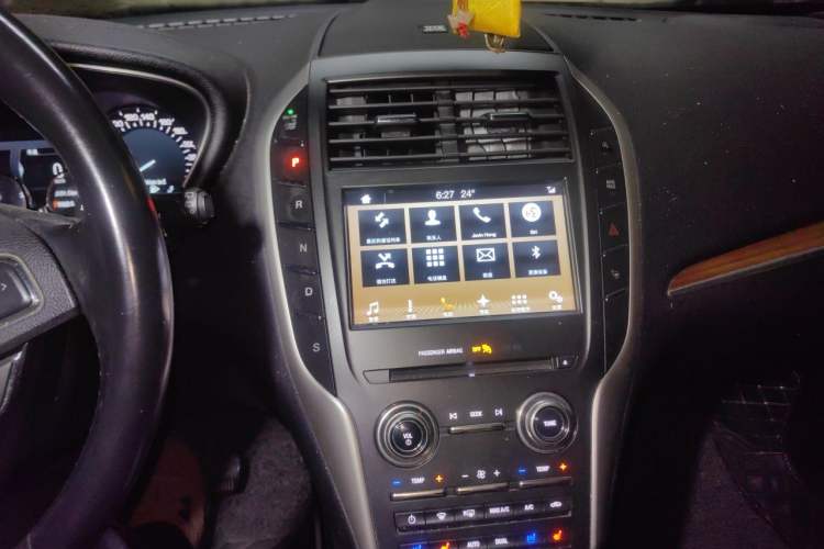 Used Lincoln MKC 2017 2.0T Two-Wheel-Drive Luxury Edition Audio And AC Panel