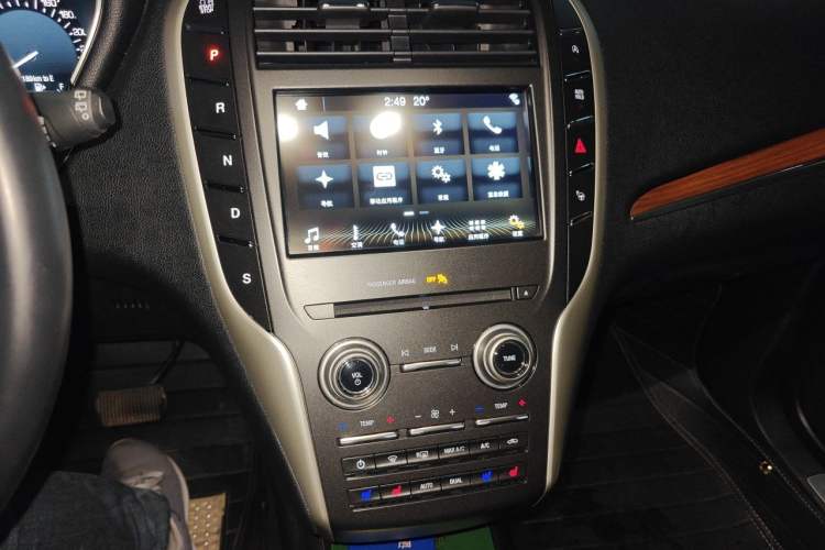 Used Lincoln MKC 2017 2.0T Two-Wheel-Drive Luxury Edition Audio And AC Panel