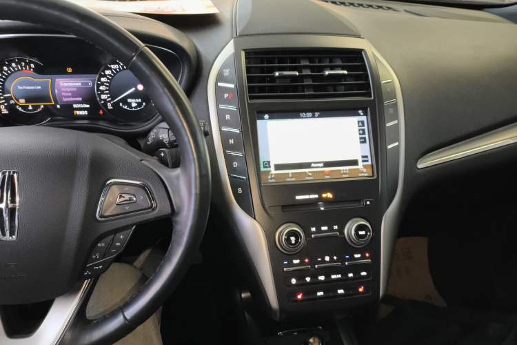 Used Lincoln MKC 2017 2.0T Two-Wheel Drive Deluxe Edition Audio And AC Panel