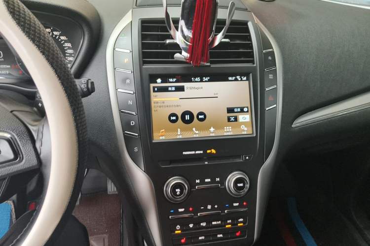 Used Lincoln MKC 2017 2.0T Two-Wheel Drive Deluxe Edition Audio And AC Panel