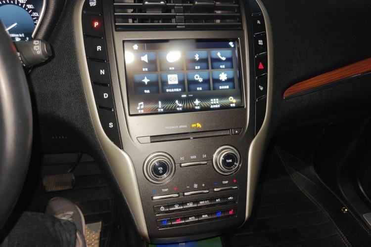 Used Lincoln MKC 2017 2.0T Two-Wheel-Drive Luxury Edition Audio And AC Panel