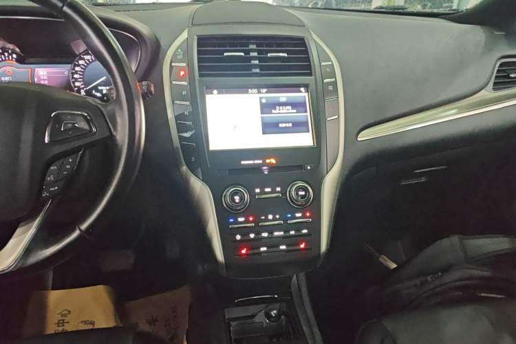 Used Lincoln MKC 2017 2.0T Two-Wheel Drive Deluxe Edition Audio And AC Panel