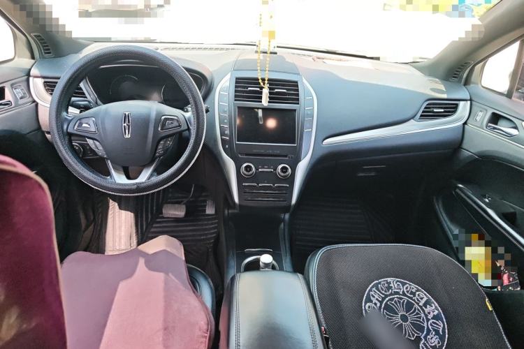 Used Lincoln MKC 2017 2.0T Two-Wheel Drive Deluxe Edition Center Console