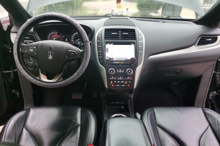 Used Lincoln MKC 2017 2.0T Two-Wheel Drive Deluxe Edition Center Console