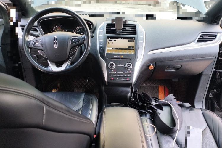 Used Lincoln MKC 2017 2.0T Two-Wheel Drive Deluxe Edition Center Console