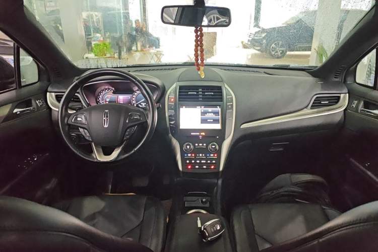Used Lincoln MKC 2017 2.0T Two-Wheel Drive Deluxe Edition Center Console