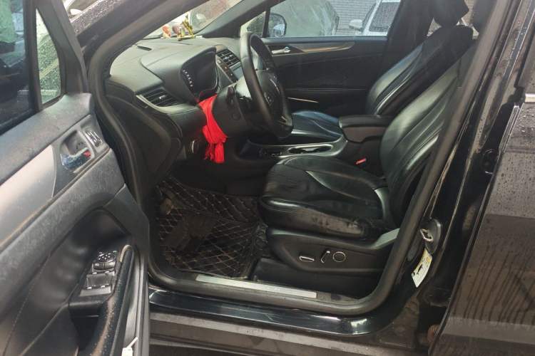 Used Lincoln MKC 2017 2.0T Two-Wheel Drive Deluxe Edition Driver Seat