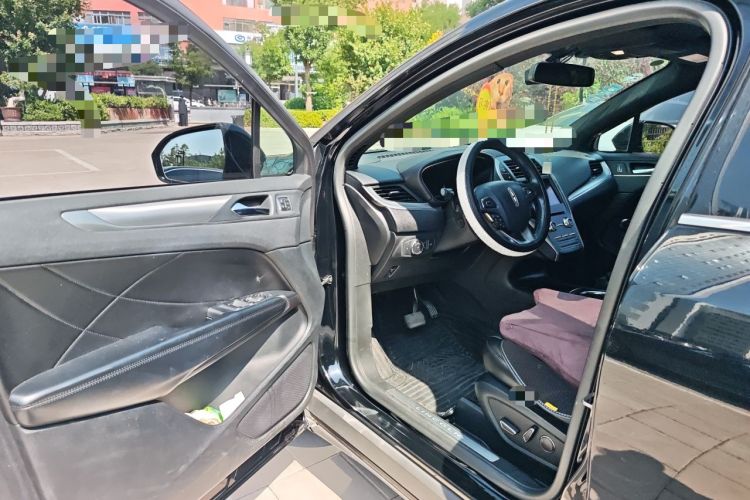 Used Lincoln MKC 2017 2.0T Two-Wheel Drive Deluxe Edition Driver Seat