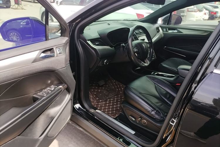 Used Lincoln MKC 2017 2.0T Two-Wheel Drive Deluxe Edition Driver Seat