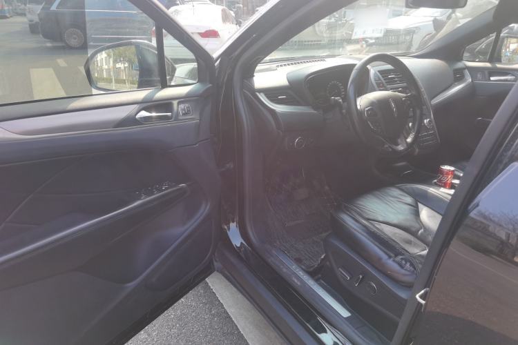 Used Lincoln MKC 2017 2.0T Two-Wheel Drive Deluxe Edition Driver Seat