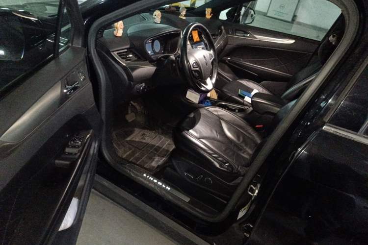 Used Lincoln MKC 2017 2.0T Two-Wheel Drive Deluxe Edition