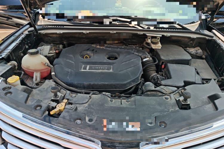 Used Lincoln MKC 2017 2.0T Two-Wheel Drive Deluxe Edition Engine Bay