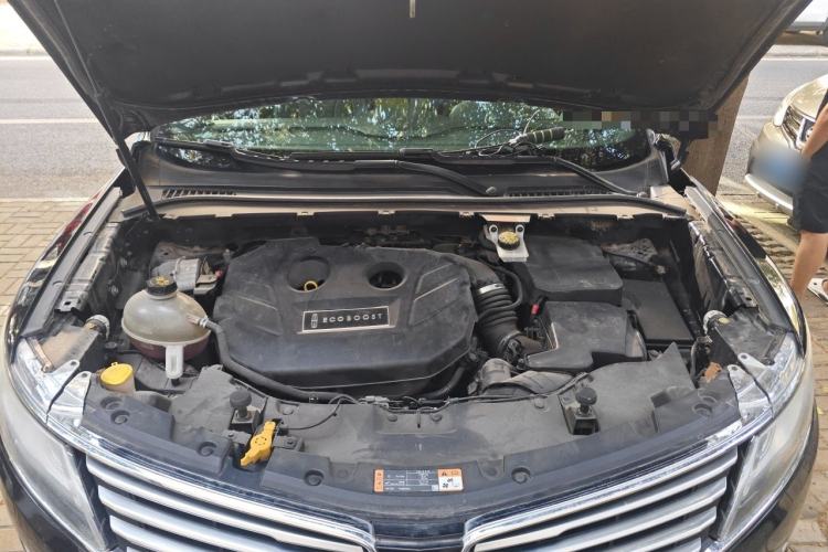 Used Lincoln MKC 2017 2.0T Two-Wheel Drive Deluxe Edition Engine Bay