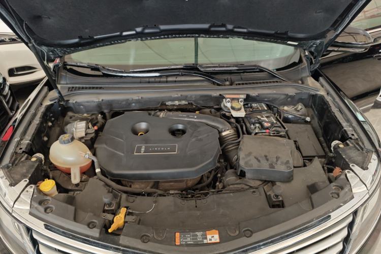 Used Lincoln MKC 2017 2.0T Two-Wheel Drive Deluxe Edition Engine Bay