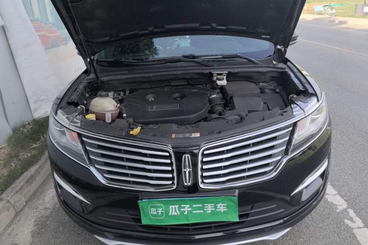 Used Lincoln MKC 2017 2.0T Two-Wheel Drive Deluxe Edition Engine Bay