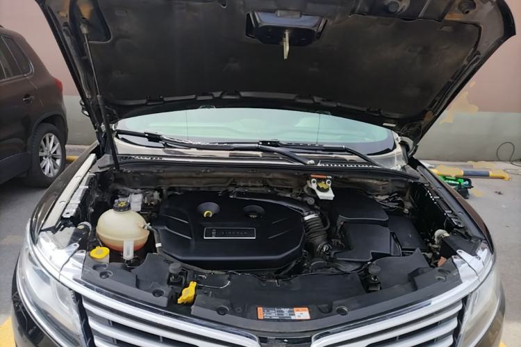 Used Lincoln MKC 2017 2.0T Two-Wheel Drive Deluxe Edition Engine Bay