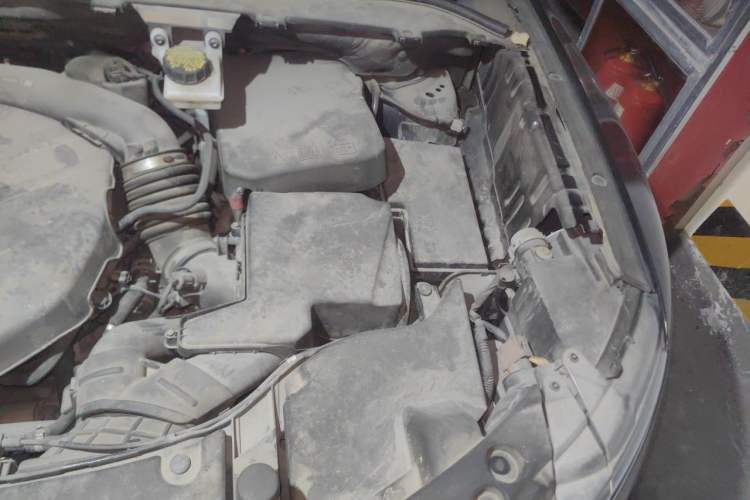 Used Lincoln MKC 2017 2.0T Two-Wheel-Drive Luxury Edition Engine Bay Left