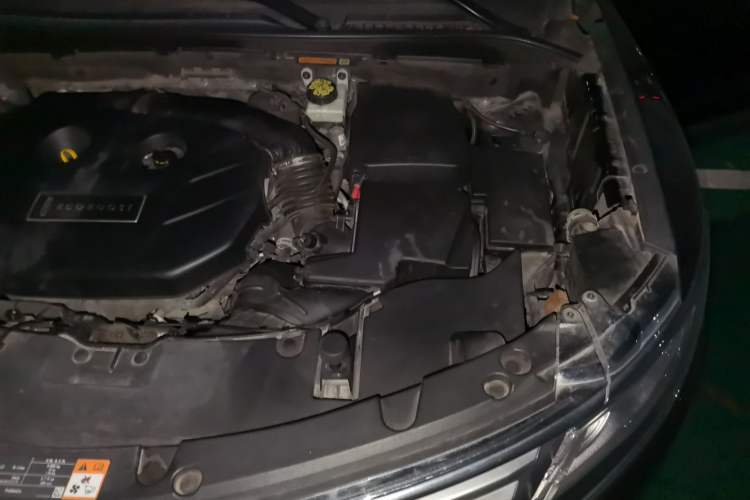 Used Lincoln MKC 2017 2.0T Two-Wheel-Drive Luxury Edition Engine Bay Left
