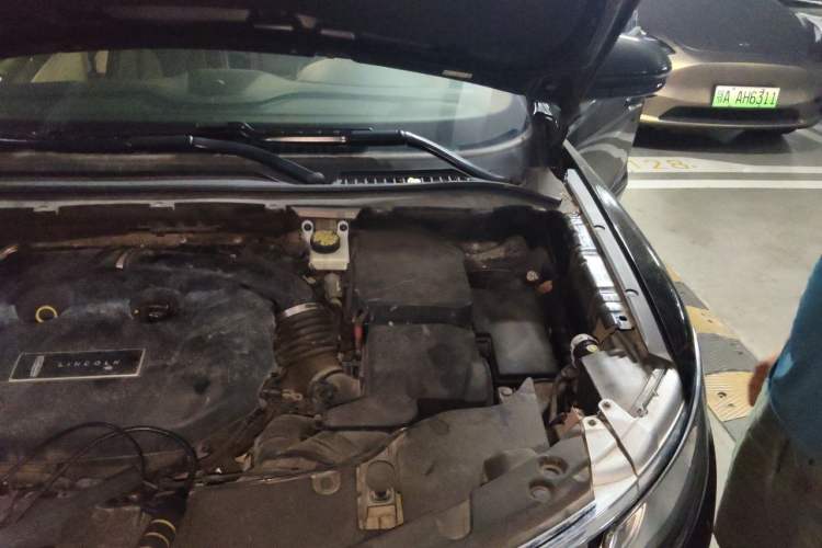 Used Lincoln MKC 2017 2.0T Four-Wheel Drive Zunya Edition Engine Bay Left
