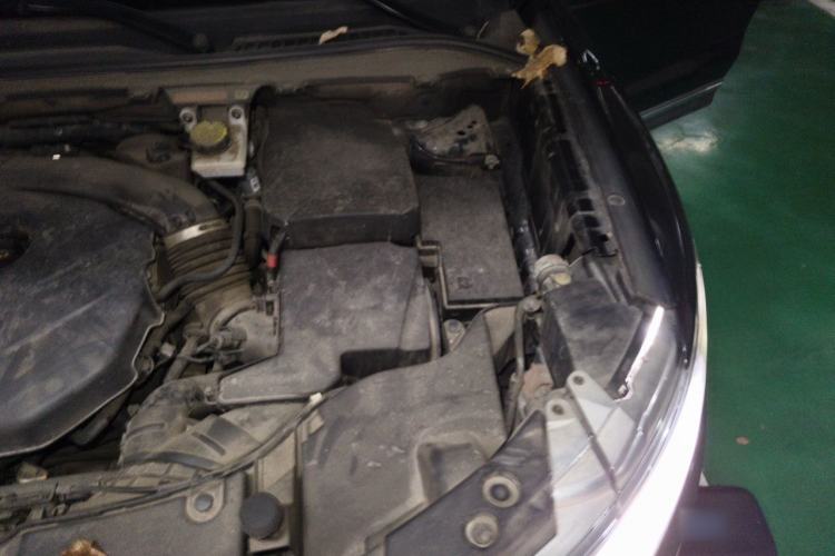 Used Lincoln MKC 2017 2.0T Two-Wheel Drive Deluxe Edition Engine Bay Left