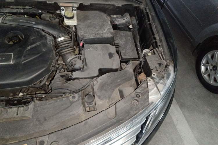 Used Lincoln MKC 2017 2.0T Two-Wheel Drive Deluxe Edition Engine Bay Left