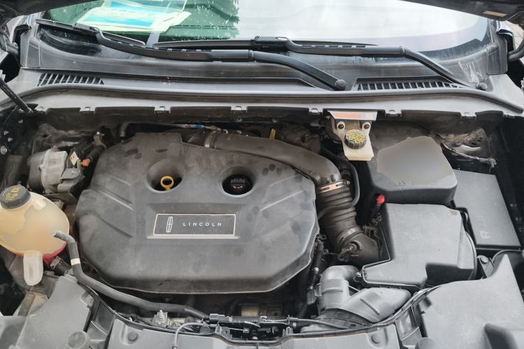Used Lincoln MKC 2017 2.0T Two-Wheel Drive Deluxe Edition Engine Bay