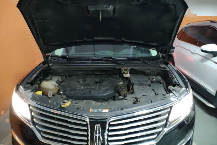 Used Lincoln MKC 2017 2.0T Two-Wheel-Drive Luxury Edition Engine Bay