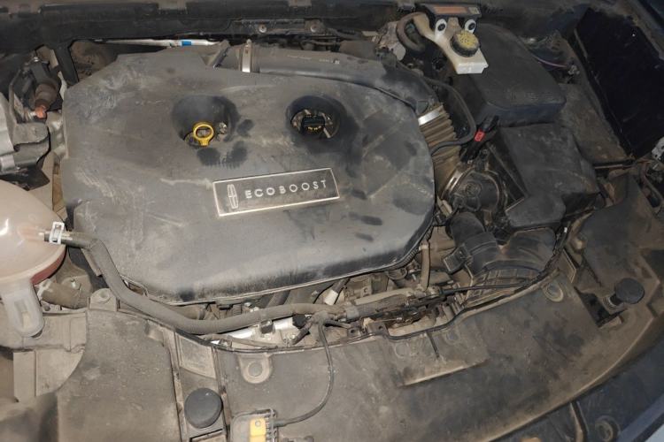 Used Lincoln MKC 2017 2.0T Two-Wheel-Drive Luxury Edition Engine Bay Right