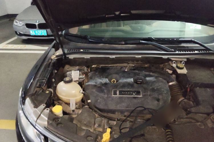 Used Lincoln MKC 2017 2.0T Four-Wheel Drive Zunya Edition Engine Bay Right
