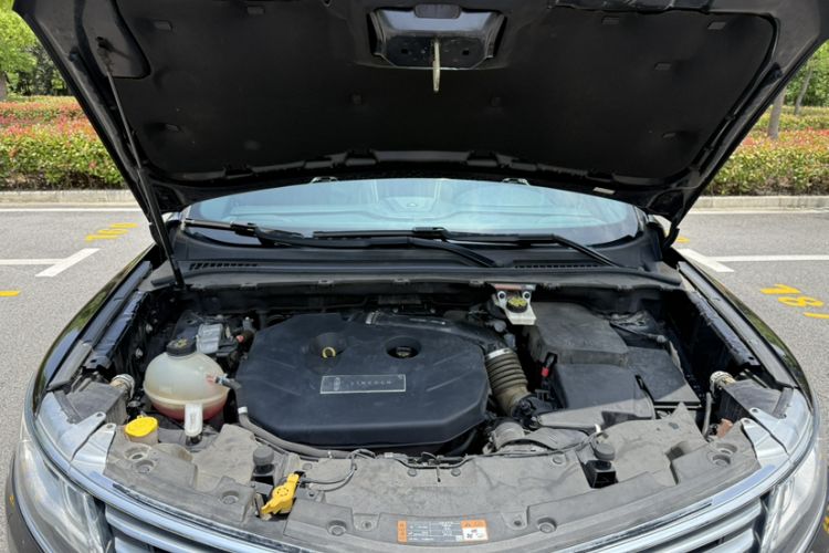 Used Lincoln MKC 2017 2.0T Two-Wheel Drive Deluxe Edition Engine Bay