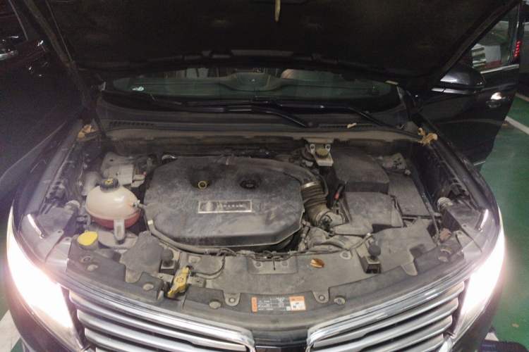 Used Lincoln MKC 2017 2.0T Two-Wheel Drive Deluxe Edition Engine Bay
