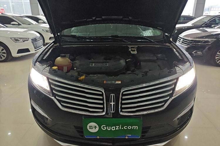 Used Lincoln MKC 2017 2.0T Two-Wheel Drive Deluxe Edition Engine Bay