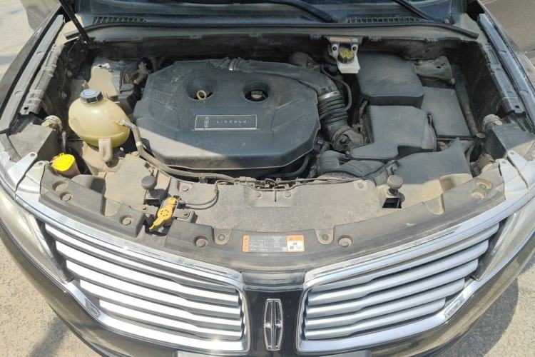 Used Lincoln MKC 2017 2.0T Two-Wheel Drive Deluxe Edition Engine Bay
