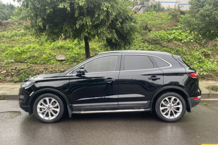 Used Lincoln MKC 2017 2.0T Two-Wheel-Drive Luxury Edition Exterior 2