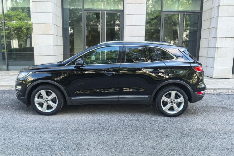 Used Lincoln MKC 2017 2.0T Two-Wheel Drive Deluxe Edition Exterior 3