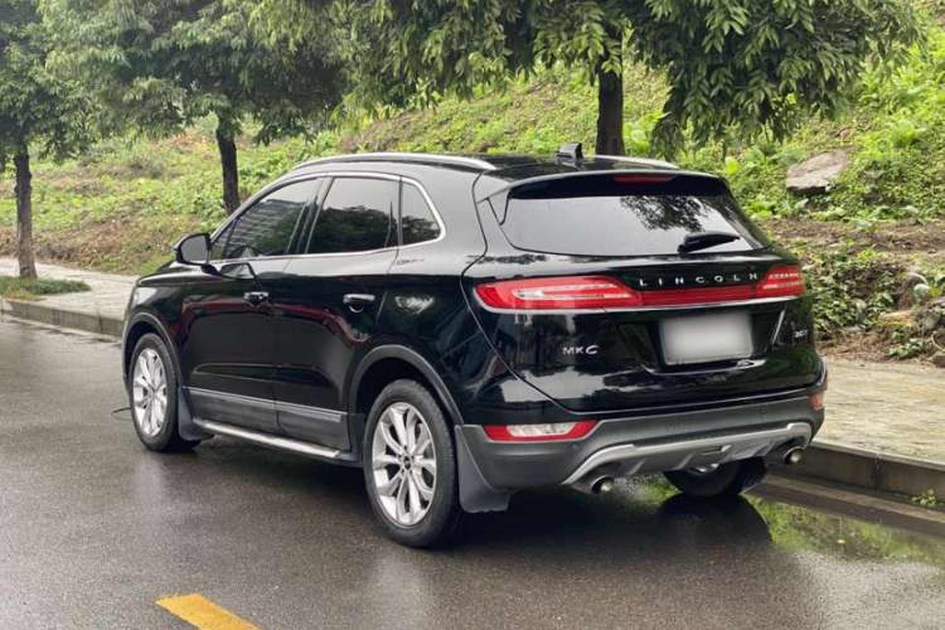 Used Lincoln MKC 2017 2.0T Two-Wheel-Drive Luxury Edition Exterior 3