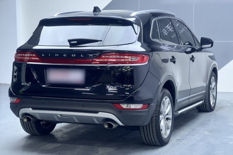 Used Lincoln MKC 2017 2.0T Two-Wheel-Drive Luxury Edition Exterior 4