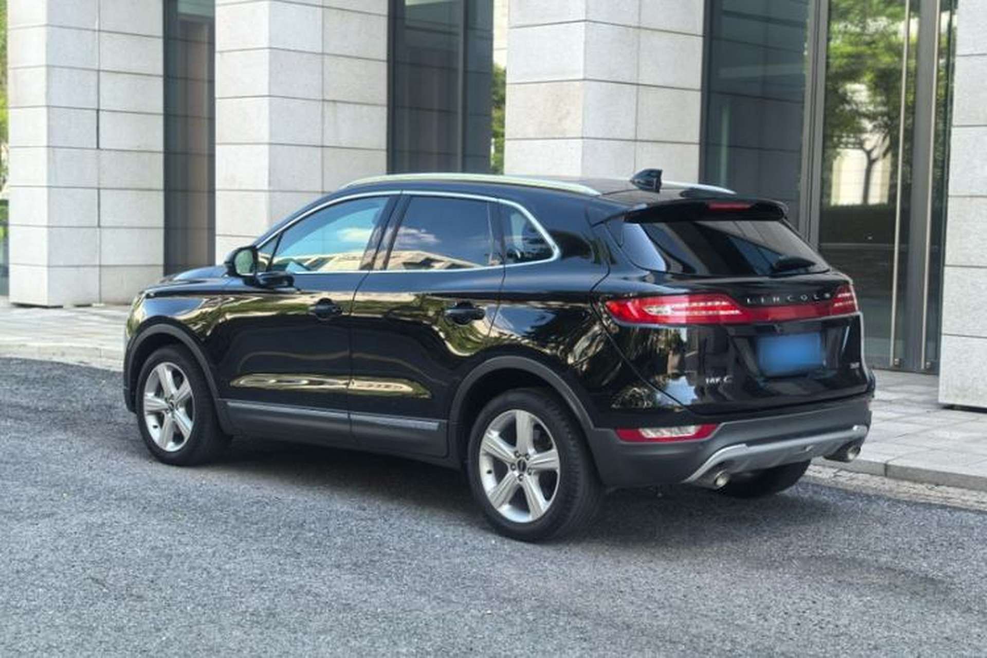 Used Lincoln MKC 2017 2.0T Two-Wheel Drive Deluxe Edition Exterior 4