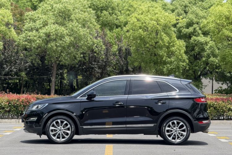 Used Lincoln MKC 2017 2.0T Two-Wheel Drive Deluxe Edition Exterior 4